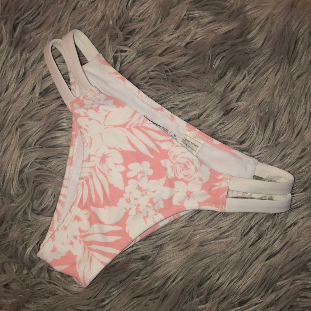 !Never Worn! Pink floral bikini bottoms